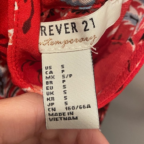 Brand new trendy jumper! - Picture 3 of 5